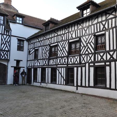 Houston A Honfleur Apartment Bagian luar foto