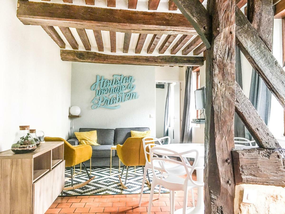 Houston A Honfleur Apartment Bagian luar foto